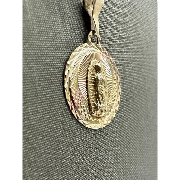 14K Yellow Gold Virgin Mary Religious Oval Pendant (17284) - Picture 5 of 7